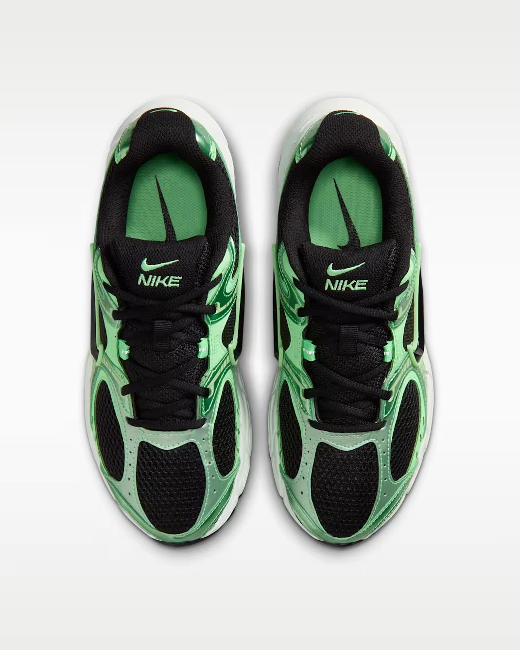 Nike V5 RNR 
Women's Shoes with Reflective Accents