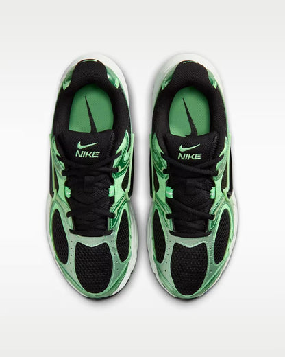 Nike V5 RNR 
Women's Shoes with Reflective Accents