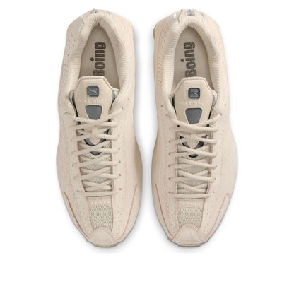 Nike Shox R4 
Natural Distressed Leather