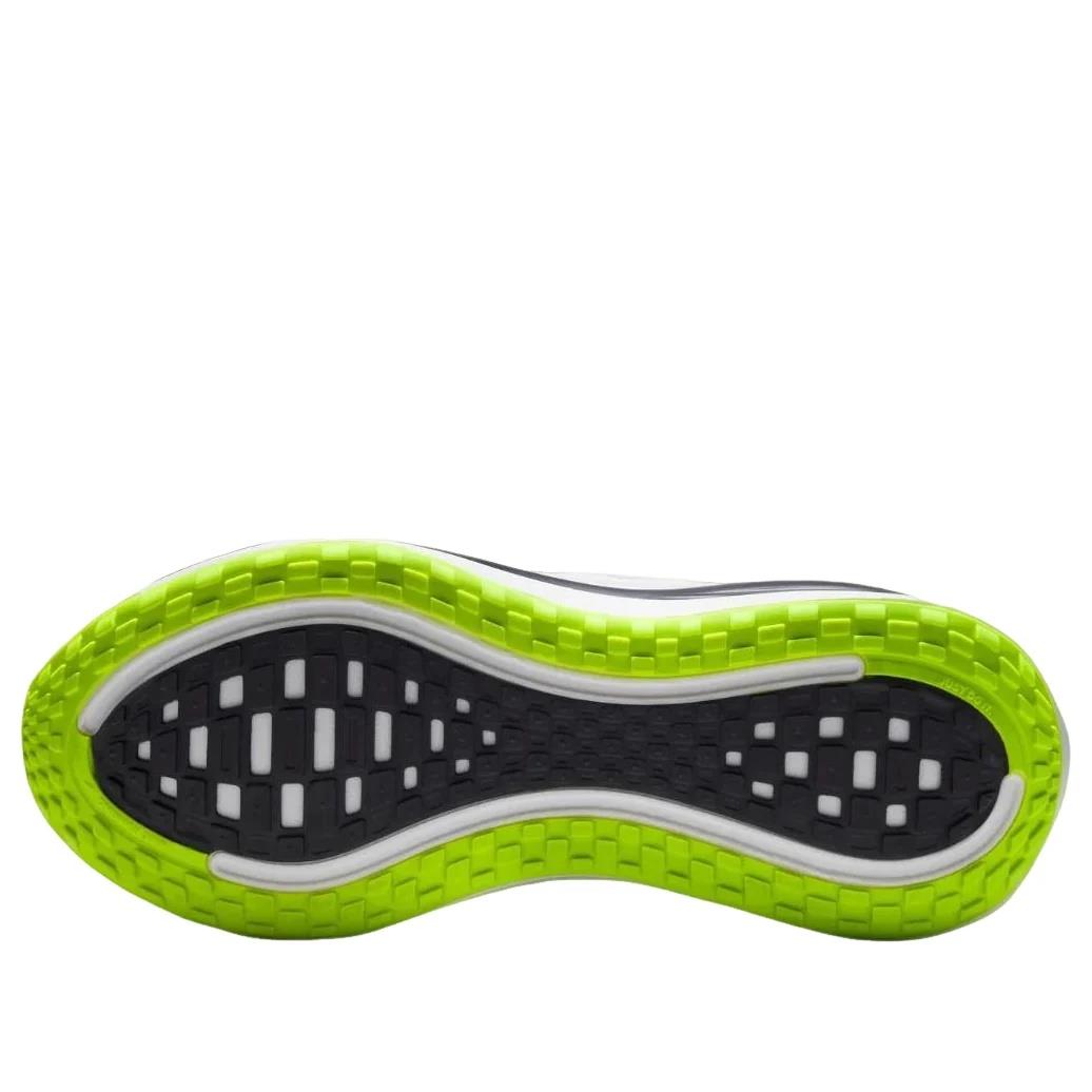 Nike Vomero Plus 
Distance