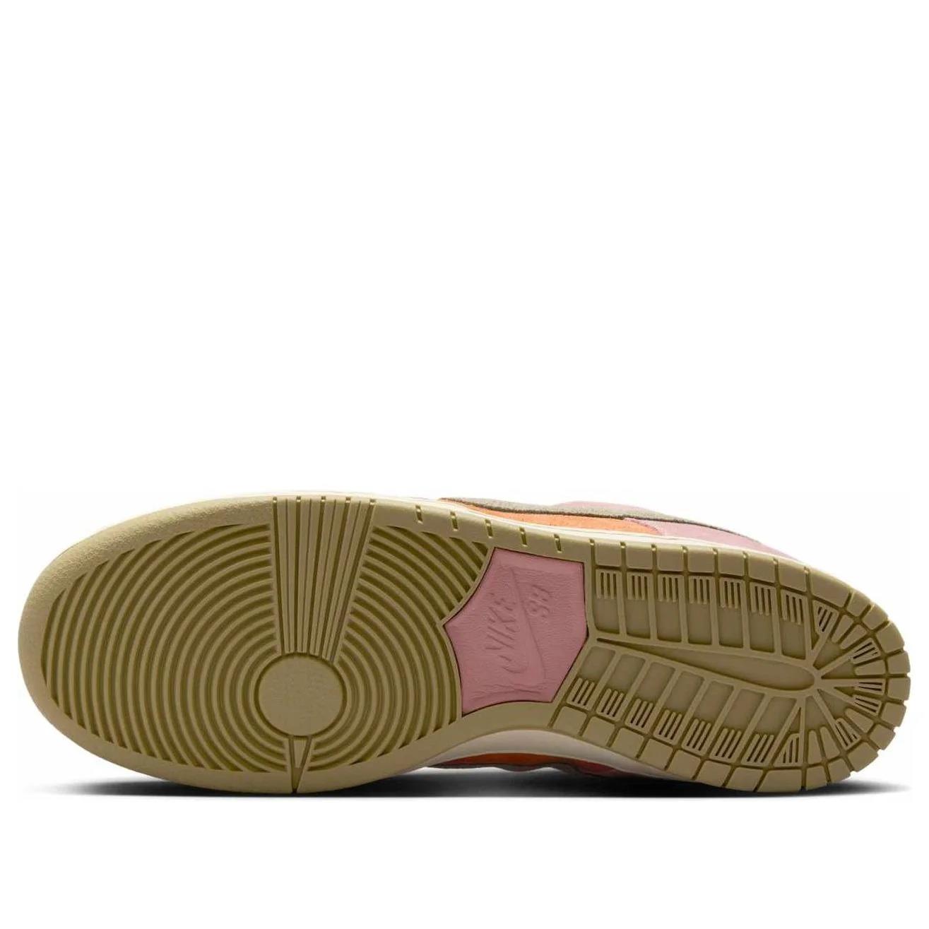 Nike SB Dunk Low Red Stardust