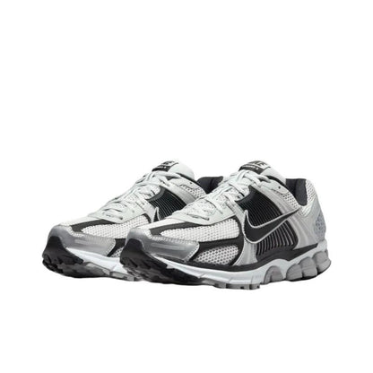 Nike Zoom Vomero 5Metallic Silver Black