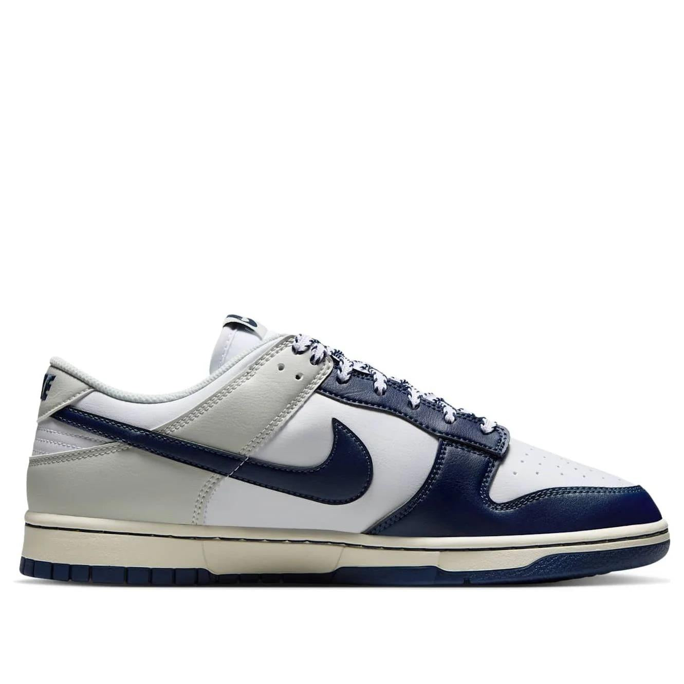 Nike Dunk Low New York Yankees