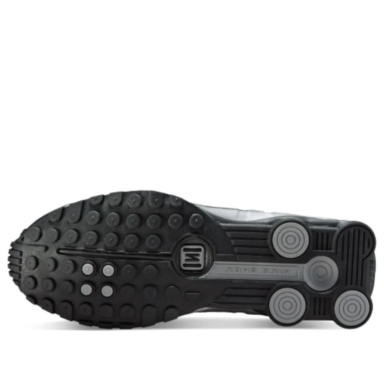 Nike Shox R4 Metallic Silver Black size 11.5