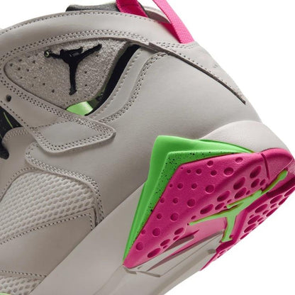 Jordan 7 Retro 
Tennis Day