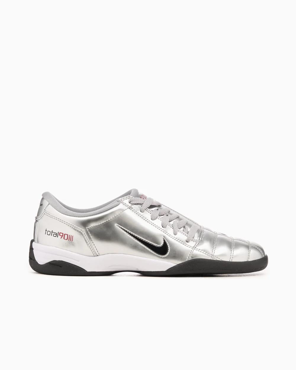 Nike Total 90 3 SP 
Metallic Silver Black
