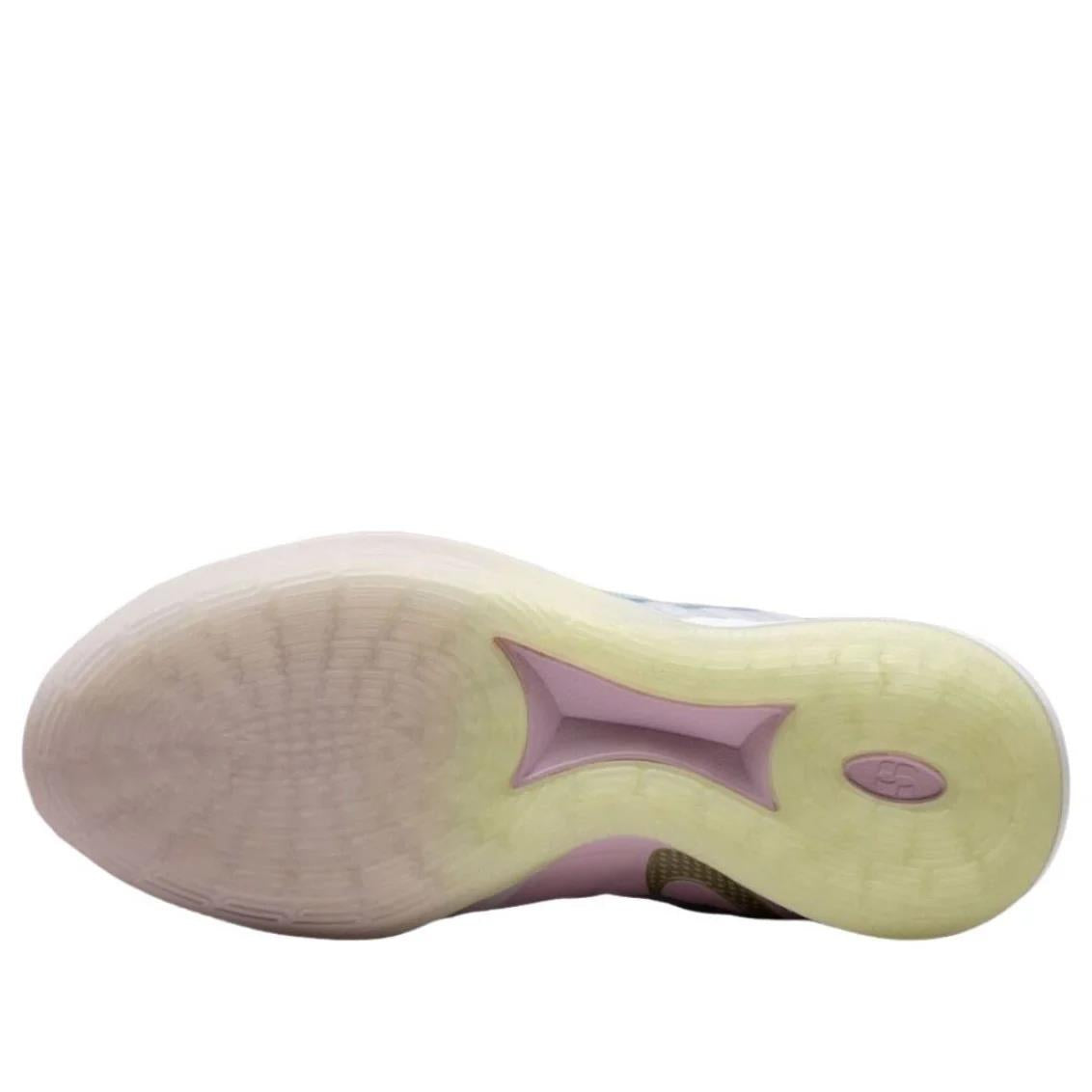 Nike Sabrina 3 
Infinite (Women's)