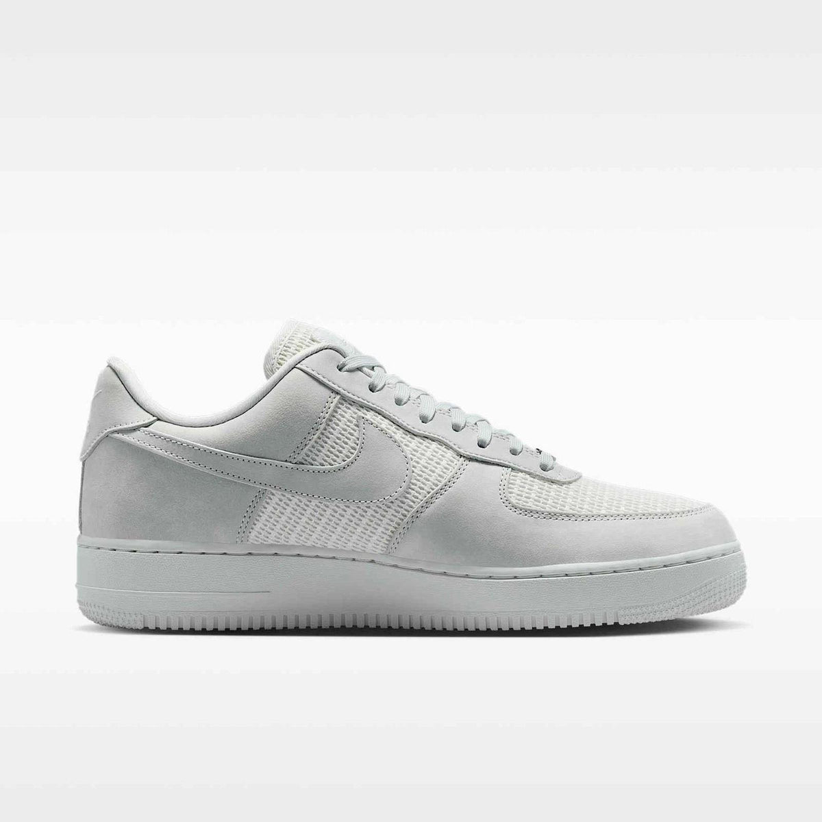 Nike Air Force 1 Low '07 LV8 
Off White Summit White