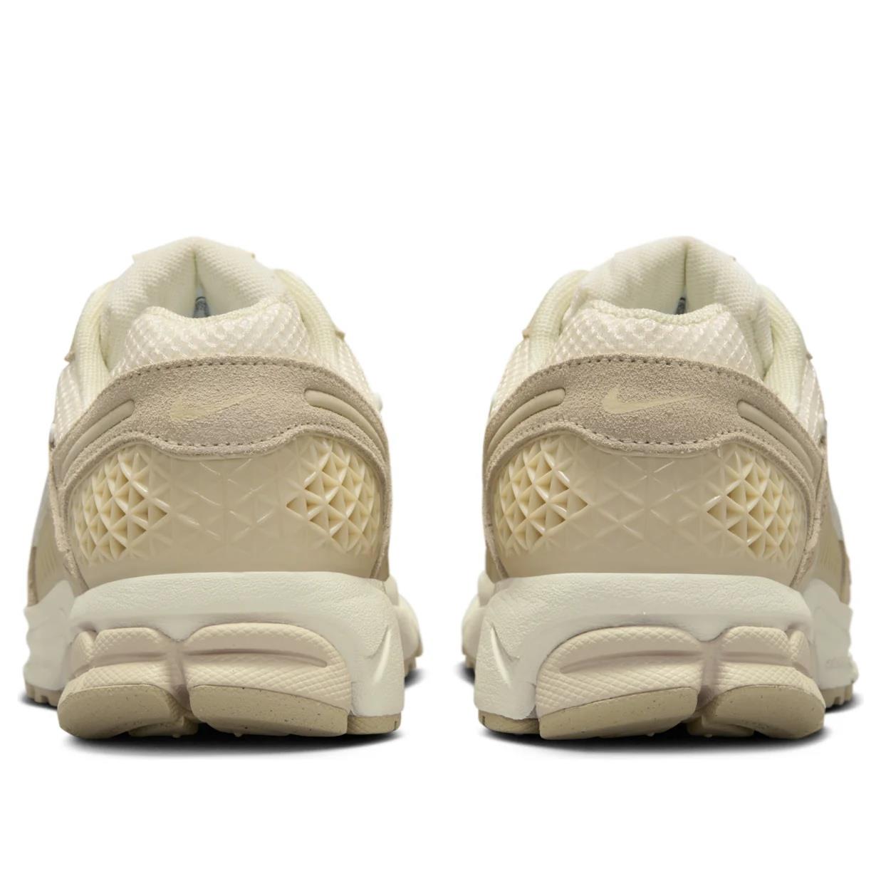 Nike Zoom Vomero 5 
Beach Light Khaki (Women's)