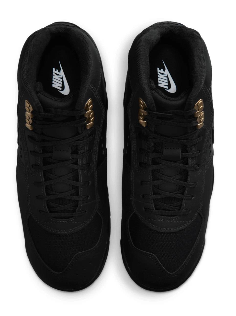 Nike Baltoro 
Black Metallic Gold