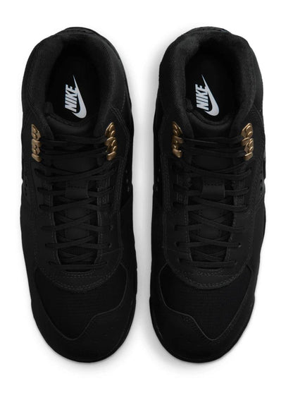 Nike Baltoro 
Black Metallic Gold