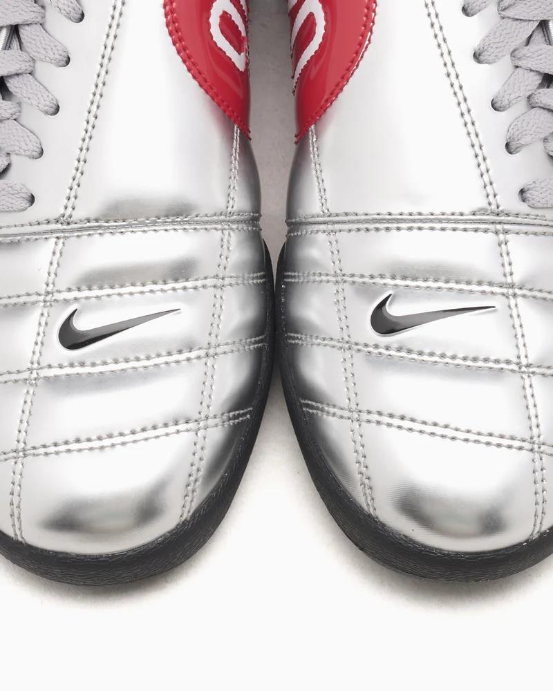 Nike Total 90 3 SP 
Metallic Silver Black