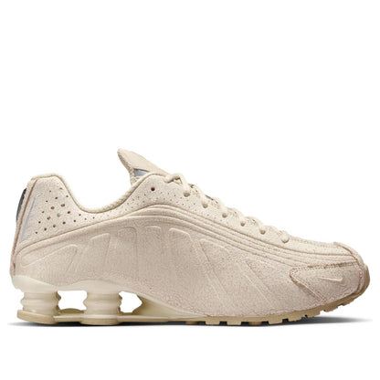 Nike Shox R4 
Natural Distressed Leather