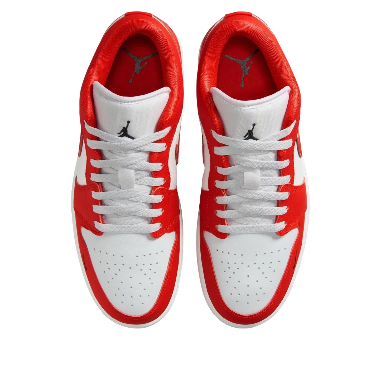 Jordan 1 Low SE 
Chile Red