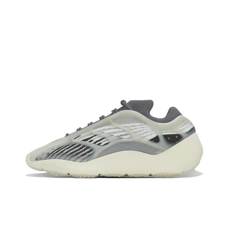 Adidas Yeezy 700 V3 Fade Salt size 4