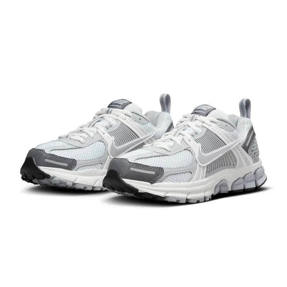 Nike Zoom Vomero 5 Pure Platinum Metallic Silver (GS) size 5Y
