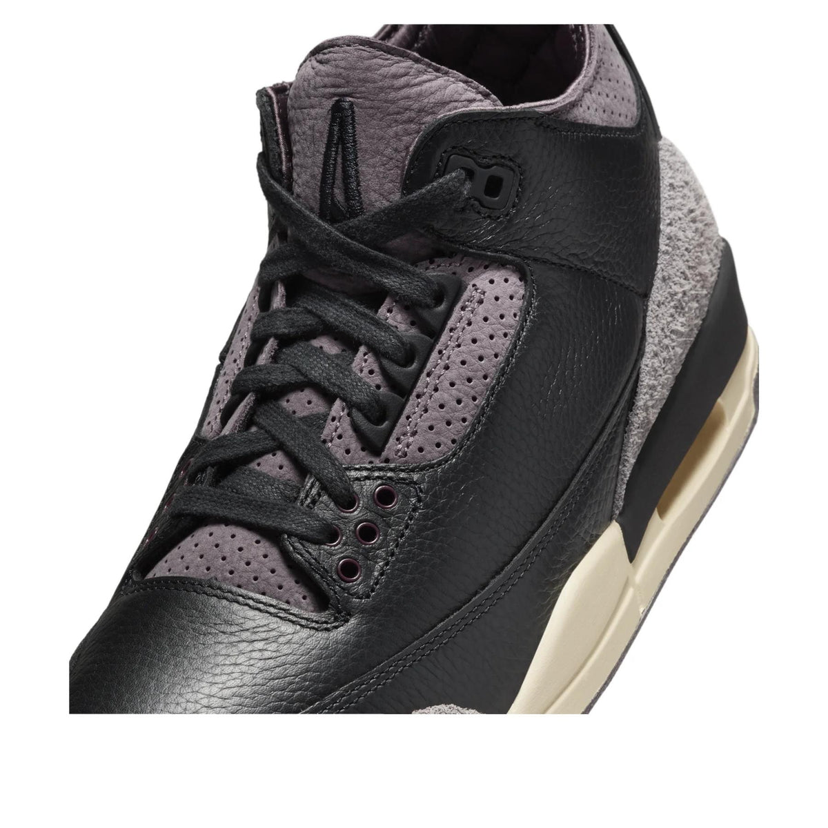 Jordan 3 Retro OG SP 
A Ma Maniére While You Were Sleeping (Women's)