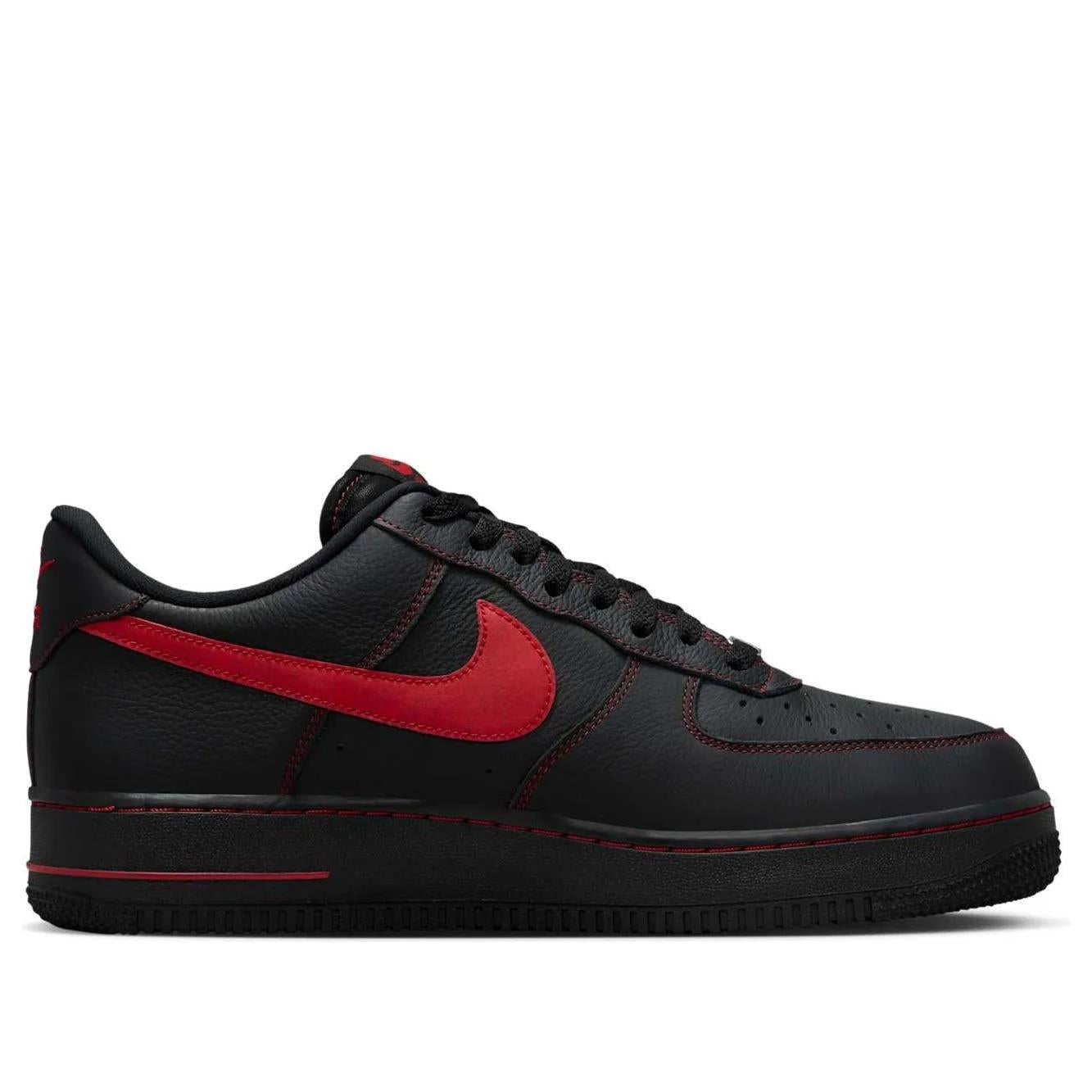 Nike Air Force 1 Low '07 LV8 Bred