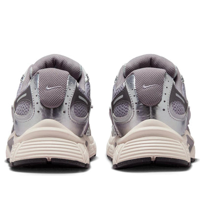 Nike V5 RNR 
Cement Grey Grey Fog Light Orewood Brown