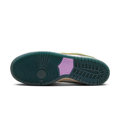 Nike SB Dunk Low Alexis Sablone Chameleon