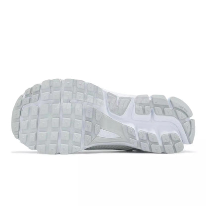 Nike Zoom Vomero 5 Chrome Toe (Women's) HF7723-100