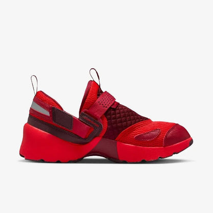 Jordan Trunner LX 
Chile Red (Women's)