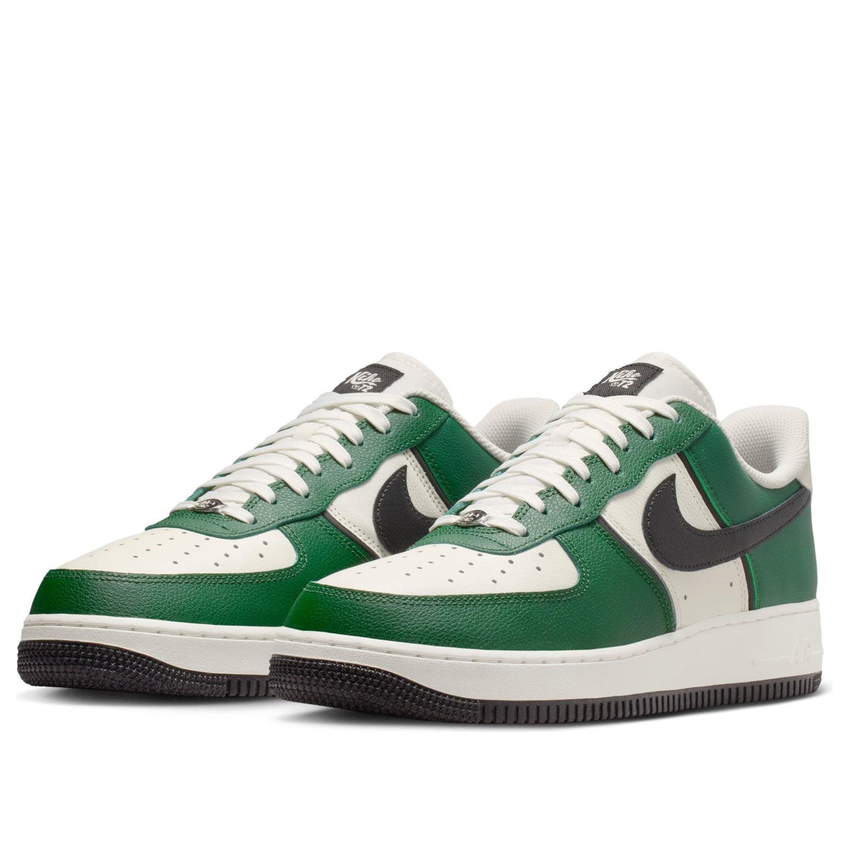 Nike Air Force 1 '07 LV8 
Fir Sail Black