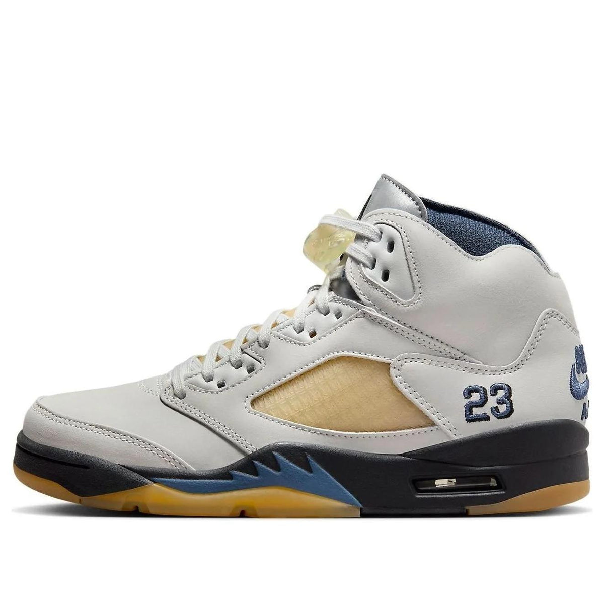 Jordan 5 Retro 
A Ma Maniére Dawn (Women's)